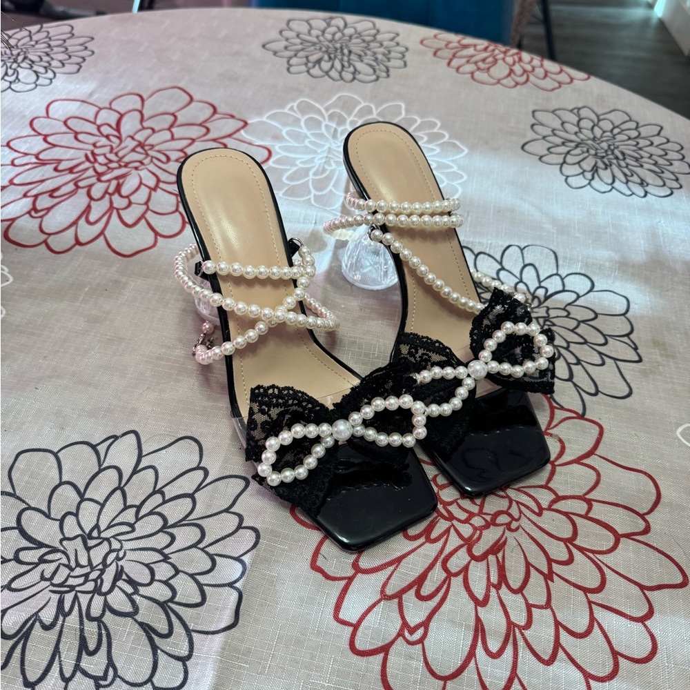 Chic Black Pearl-Adorned Women's Heels